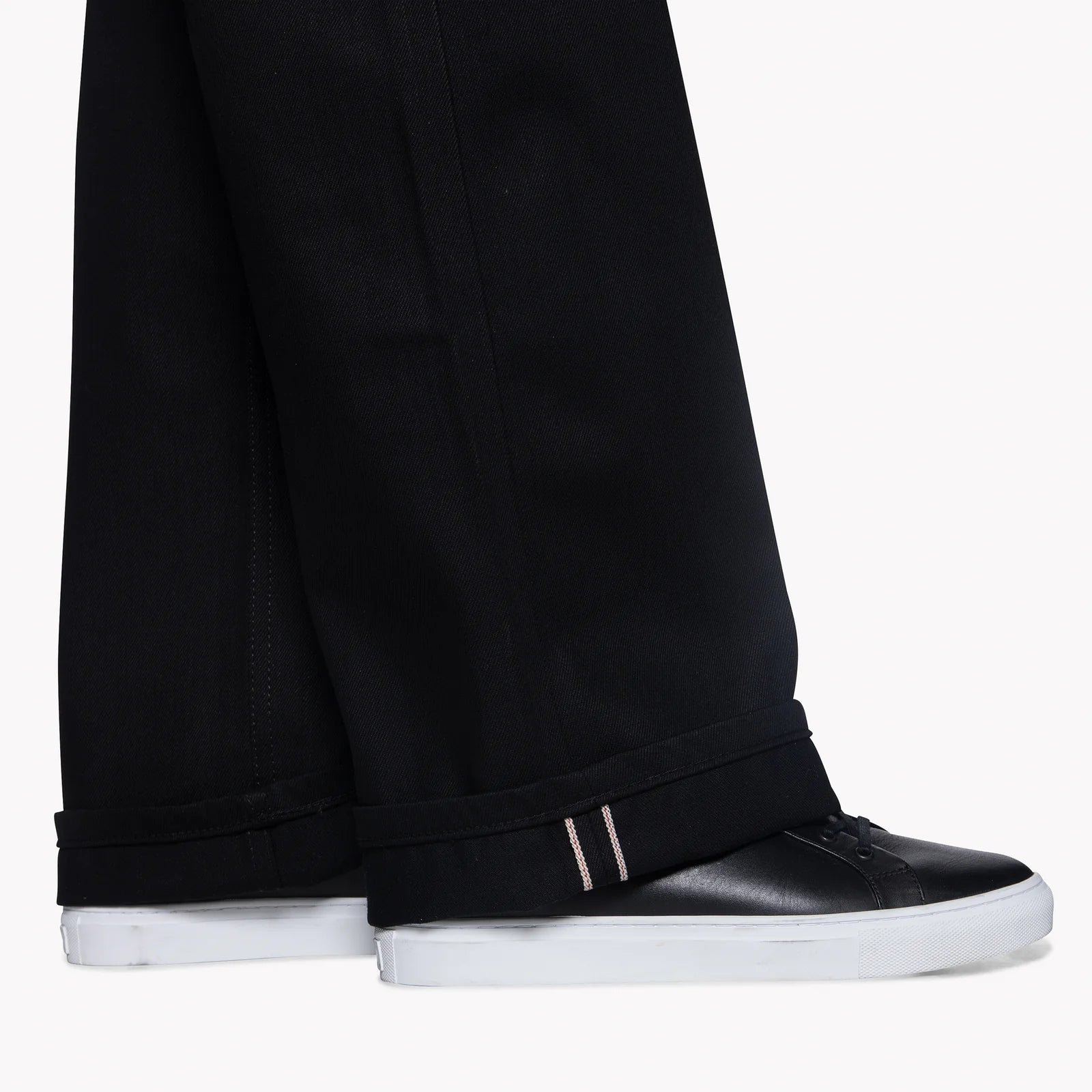 Naked & Famous - Solid Black - 13 oz - Raw Denim