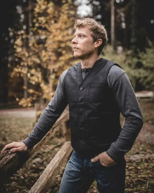 1937 ROAMER VEST - Elephant Skin Black - Raw Denim