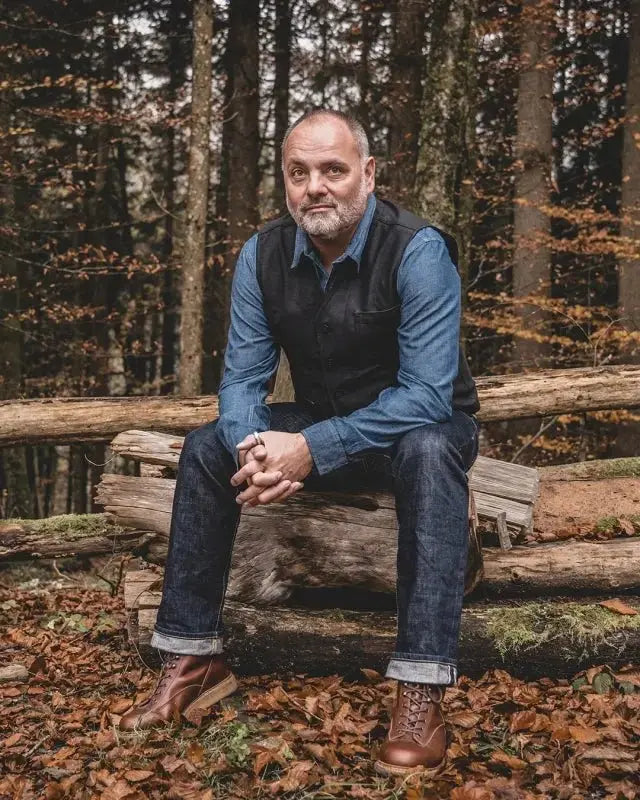 1937 ROAMER VEST - Elephant Skin Black - Raw Denim