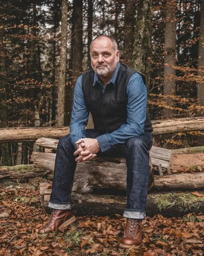 1937 ROAMER VEST - Elephant Skin Black - Raw Denim